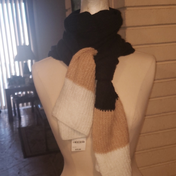 New Black and Tan white Scarf - Picture 3 of 3